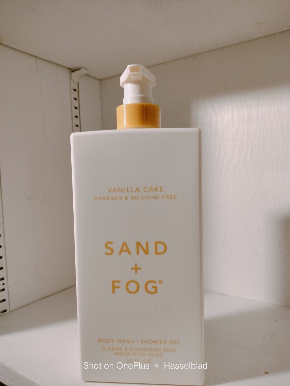 Sand + Fog Vanilla Cake Body Wash - Cream